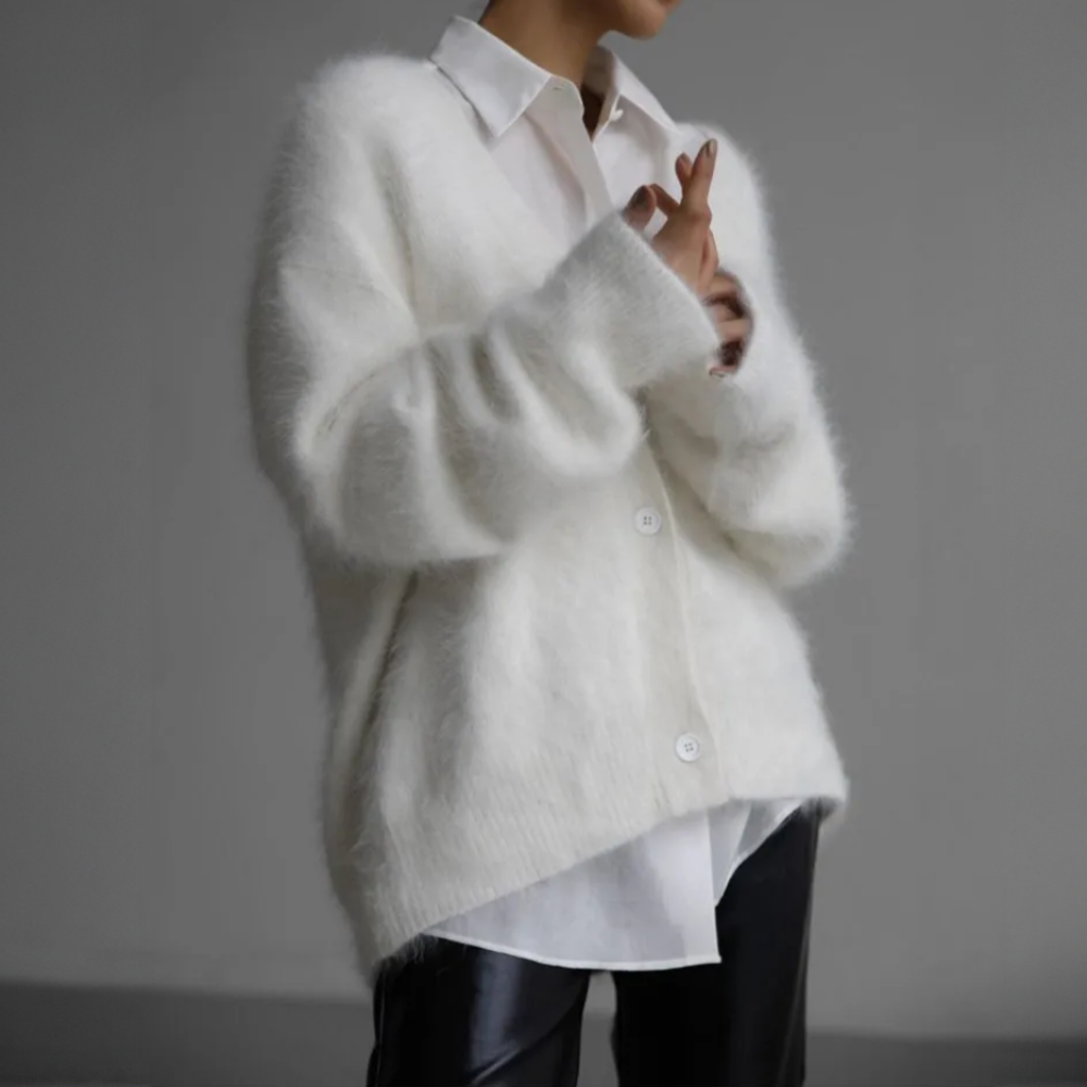 Ivory White / L